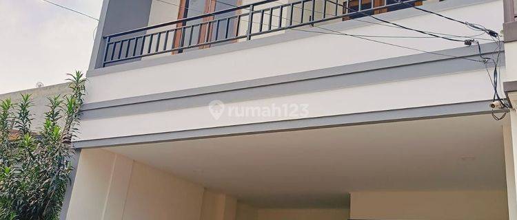 Rumah Rapi Siap Huni Di Catalina Gading Serpong - Dekat Mall, Tol 1