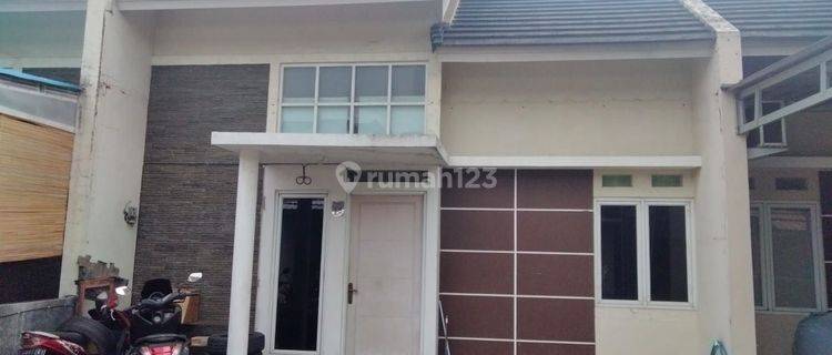 Rumah di Park residence 2 SHM Timur Bagus 1