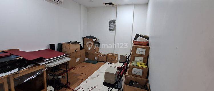 Disewakan Bangunan 3,5 Lantai @Gandaria Kramat Pela, Kec. Kby. Baru, Jakarta Selatan 1