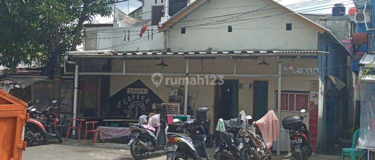 Rumah lama masih di tempati jalan depan super lebar Duren tiga 1