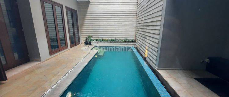 Rumah Sudah Renovasi di Jl Erlangga Ada Swimmingpool, Jakarta Selatan 1