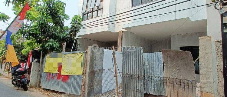 Rumah baru design modern stategis dkt gancit pim di pondok pinang 1
