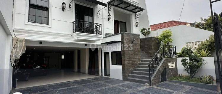 Rumah baru design modern classic siap huni di di Menteng jakpus 1