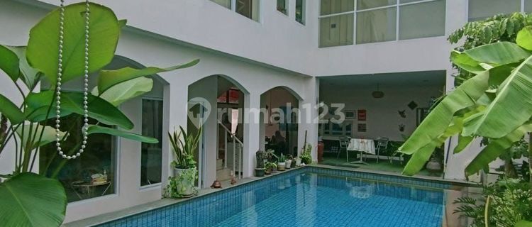 3-Story House With Private Pool in Cipinang, East Jakarta 1