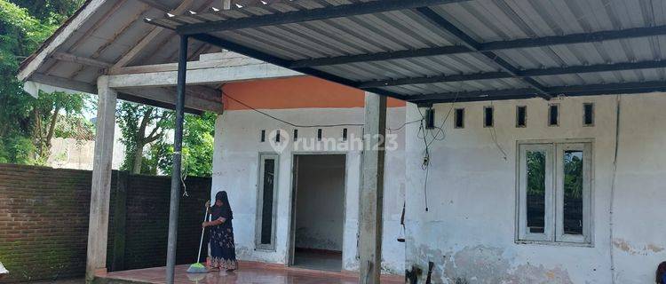 Rumah di Kompleks Ireng Perluasan Dekat Jatisela  1