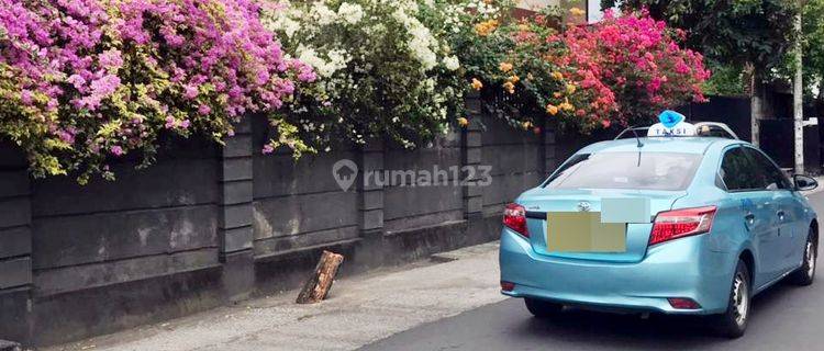 Rumah Mewah di Kompleks Depan Mall Epicentrum  1