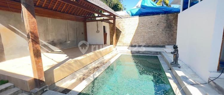 Villa di Kuta Mandalika Lombok  1