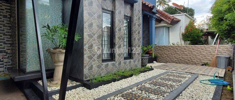 Rumah Modern Minimalis di Kompleks Meninting Regency  1