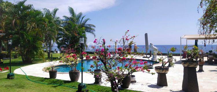 Villa Beach Front Pinggir Pantai Air Sanih Singaraja Bali  1