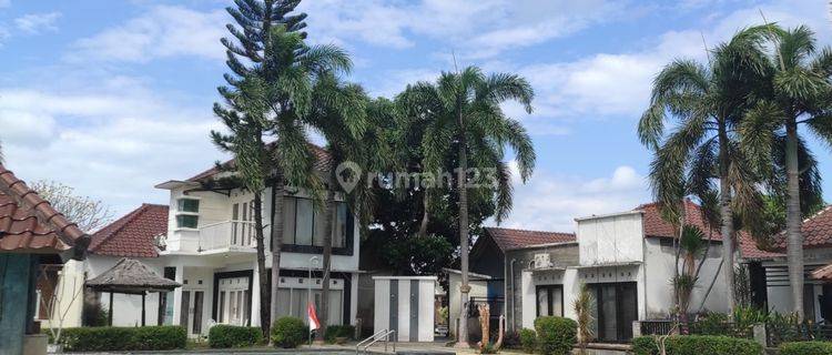 Rumah Lantai 2 di Kompleks Meninting Regency 1