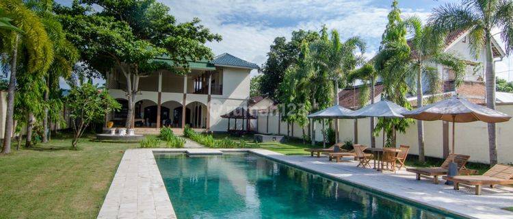 Spacious Villa Pinggir Jalan Montong Dekat Senggigi Lombok 1