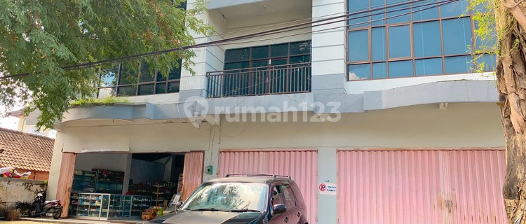5 shophouse units on the main roadside in Mataram city 1
