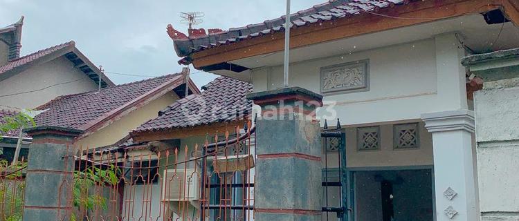 Rumah di kompleks Senteluk batu layar dekat Senggigi  1