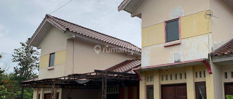 Rumah di Kompleks Griya Ellen Jl. Adi Sucipto  1