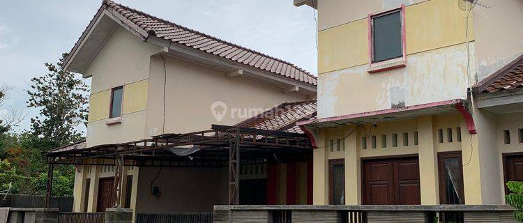 Rumah di kompleks Griya Ellen Jl. Adi Sucipto 1