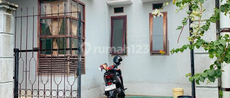 Rumah di kompleks Senteluk batu layar dekat Senggigi  1