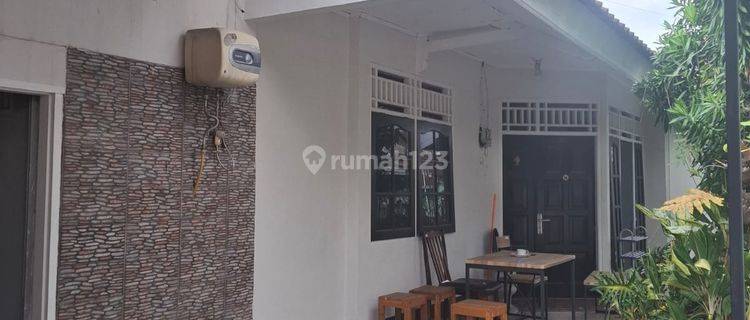 Rumah di Kompleks Taman Baru Mataram  1