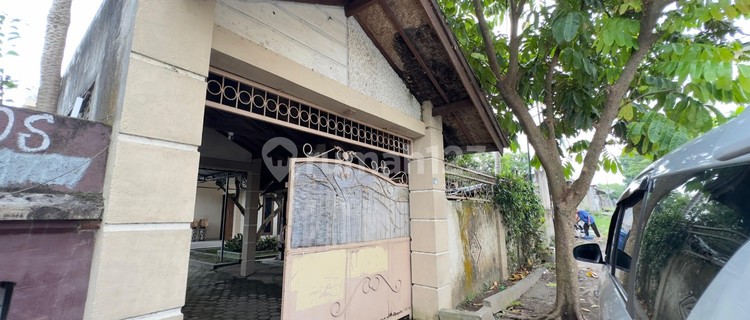 Affordable and spacious 3-story house in Mataram city 1