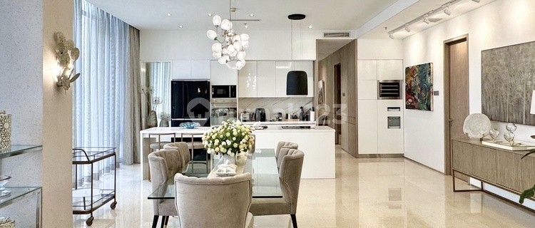 For rent Senopati Suites 3 Bedrooms, with spacious unit and good furnished 1