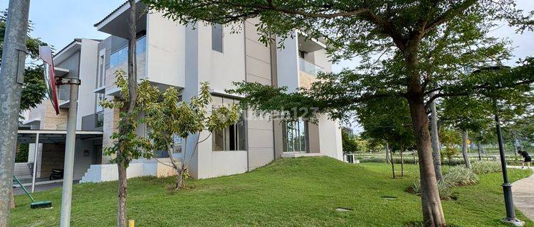 Rumah Di Golf Island PIK Jakarta, Luas 12x25, Hoek, Hadap Utara 1