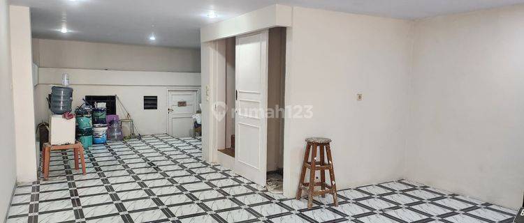 Rumah Di Pik Jakarta Utara, Luas 10x25, 2.5 Lantai, Semi Furnish 1