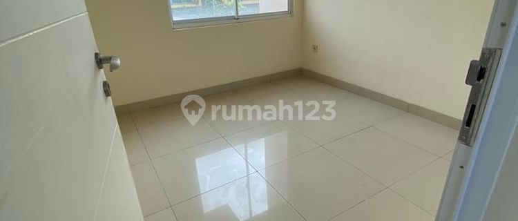 House in Green Lake City Cipondoh Tangerang 1