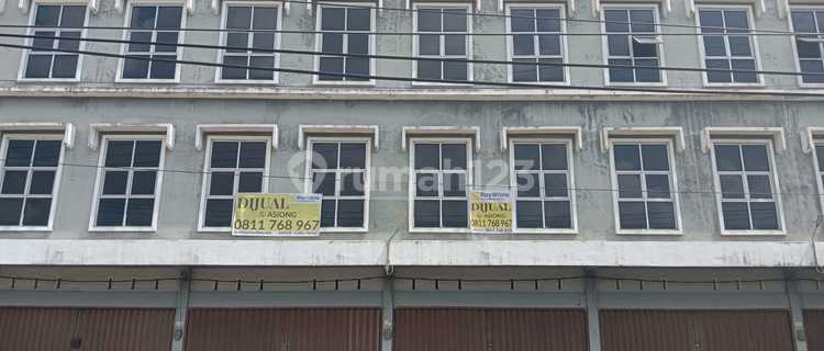 For Sale New 3.5-Story Shophouse in Air Hitam Area 1
