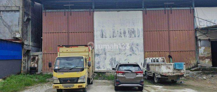 Disewakan Gudang di Tuanku Tambusai Ujung 1