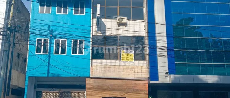 For Sale: 3.5-Story Shop House on Ahmad Yani Street, Pekanbaru 1