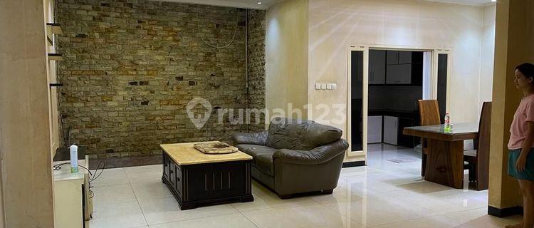Rumah Semi Furnish Siap Huni sudah Di Renovasi di Komplek Perumahan Golf Lake Residence - Cengkareng  1