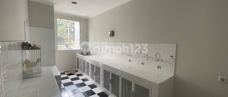 Dijual Rumah Siap Huni Dkt Taman Pondok Indah Jakarta Selatan 1