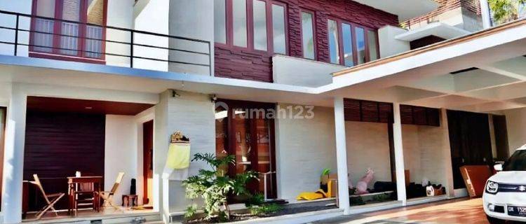 Rumah Semi Villa Modern Minimalis di Kerobokan 1