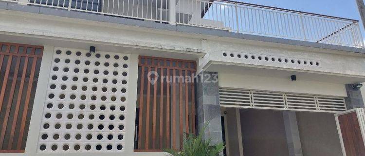 Rumah Modern di Easterland Mansion Jimbaran  1