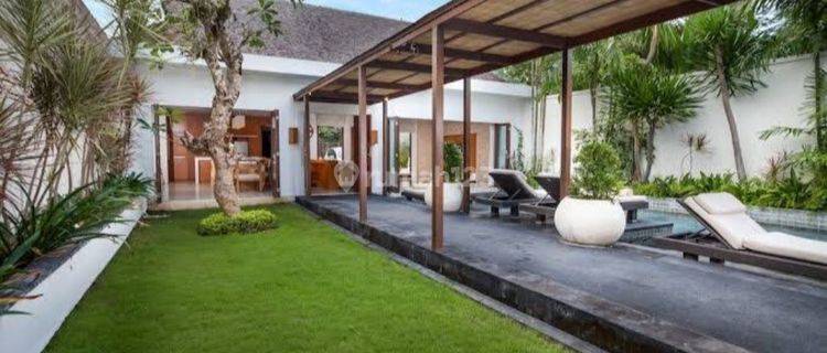 Tropical Modern Villa in Batubelig Seminyak 1