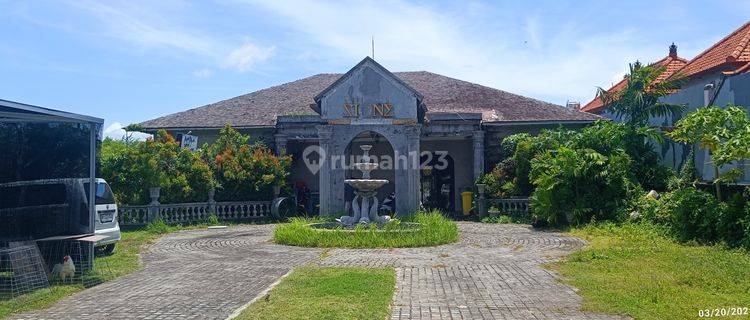 Oper Sewa Ruang Usaha Ex Resto Di Jl. Batu Belig, Kerobokan 1