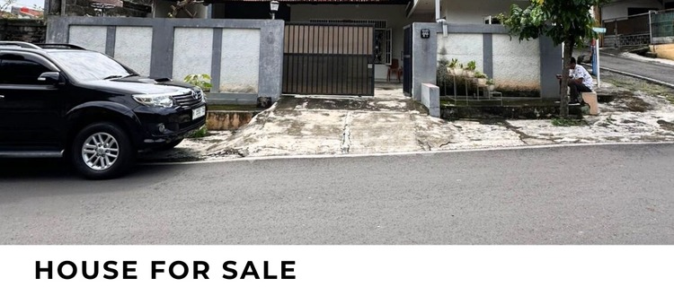 For Sale House on Wologito Street, Semarang 1