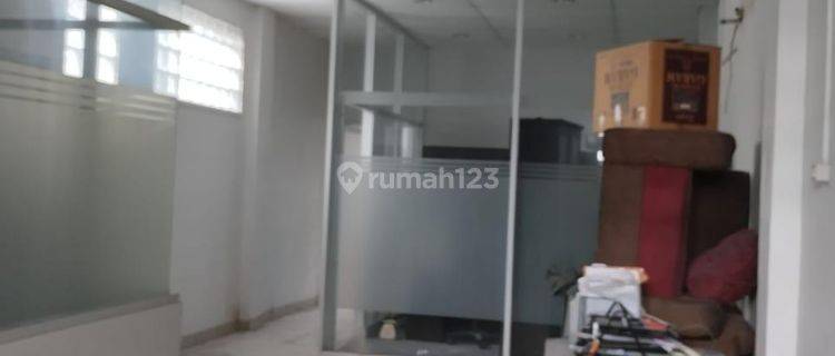 Disewakan Ruko Pinggir Jalan Tomang Jakarta Barat 1