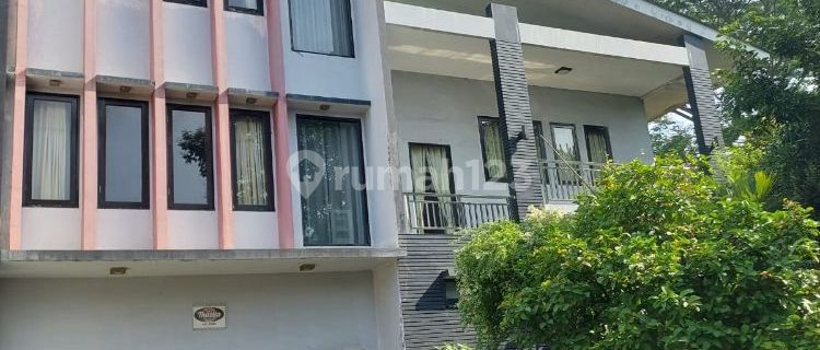 Rumah 2 Lantai Bagus SHM di Bsd, Tangerang 1
