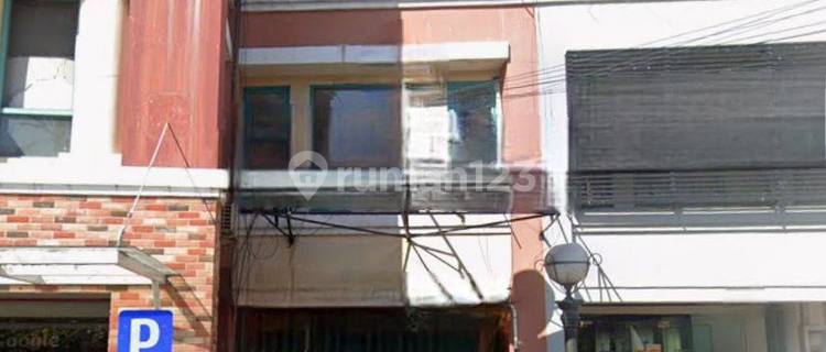 For Rent: Central Park Mulyosari 3 Shop House, Flood-Free, Spacious Parking 1