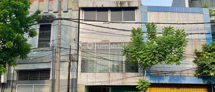 Ruko Jalan Pahlawan 4 Lantai Tengah Kota Dekat ke Tunjungan Plaza 1