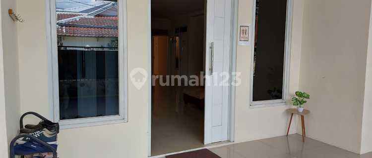 rumah kos  masih beroperasional di harapan indah pinggir jalan raya lebar 12.5x20 1