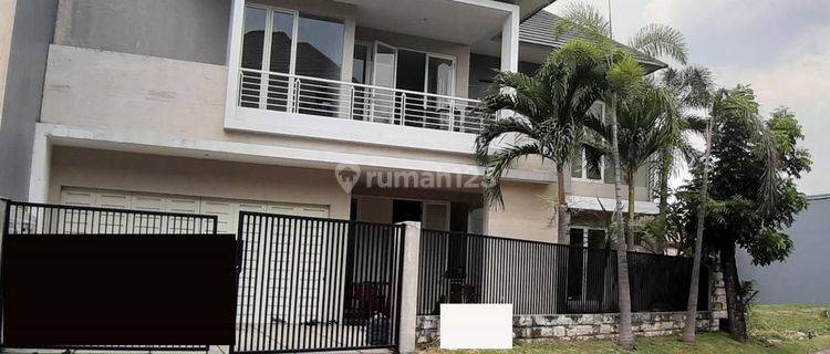 Rumah mewah surabaya barat graha family siap huni  1