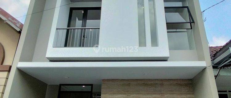 Rumah Modern Minimalis Siap Huni di Mekar Wangi 1