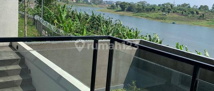 Rumah View Danau Harga Bersahabat Semi Furnished Lux Fasad Scandivanian Style Di Kota Baru Parahyangan Dengan Layout/Desain Cocok Untuk Orangtua 1