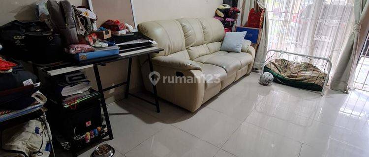 Rumah 2 lantai terawat di golden Palm citra garden  kalideres cengkareng  barat 1