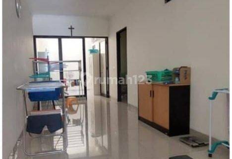 Rumah Rapi 2 Lantai Di Green Ville Taman Ratu Kebun Jeruk Kedoya Jakarta Barat 1