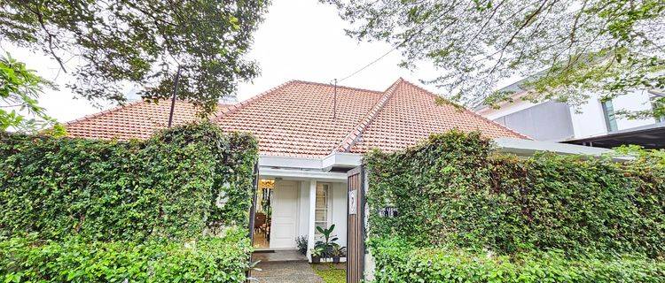 Rumah Kolonial White Beauty Area Premium Closes To Senayan 1