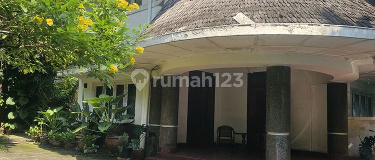 Menteng Ring 1 Vintage Colonial House Type B on Imam Bonjol 1