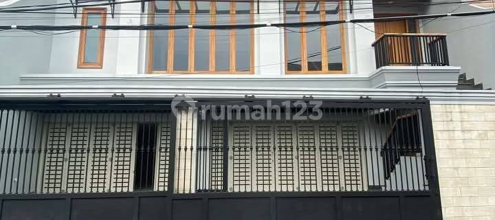 New & Modern House for Rent Near Kemang and Kebayoran Baru 1
