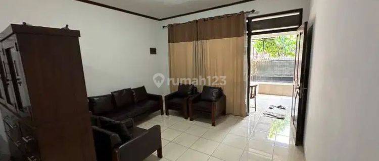 Rumah Bagus Terawat Semi Furnished di Duren Sawit Jakarta Timur  1